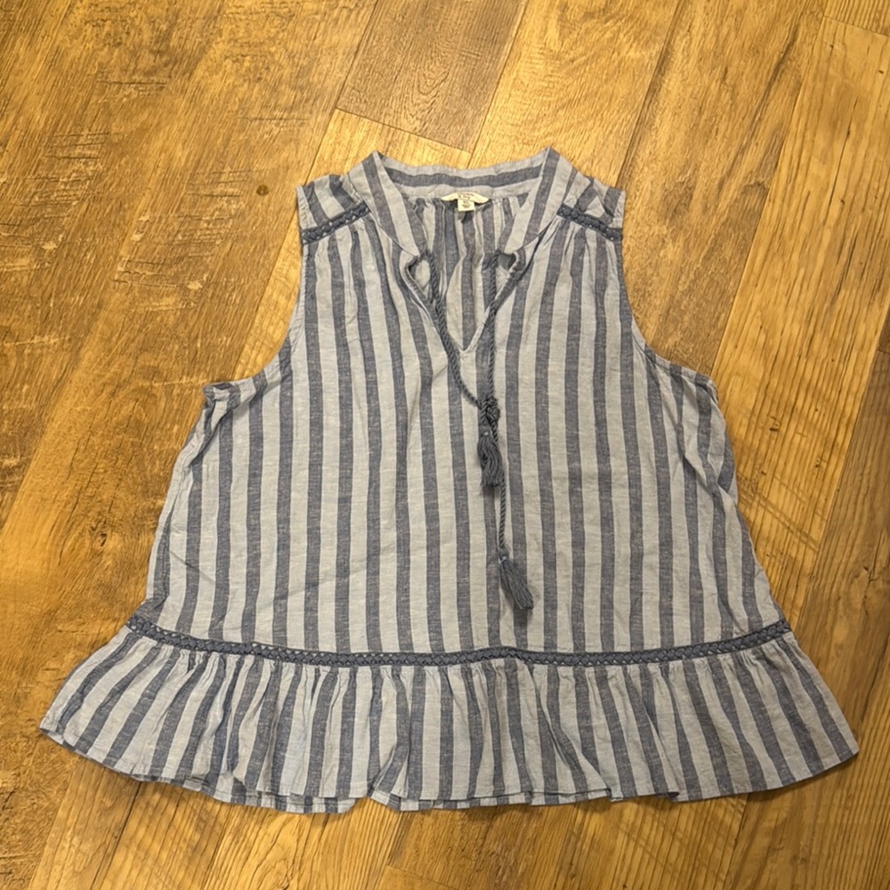Crown & Ivy Blue Ruffled Sleeveless Blouse